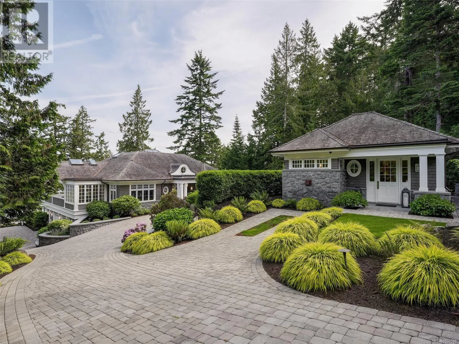 792 Lands End Rd