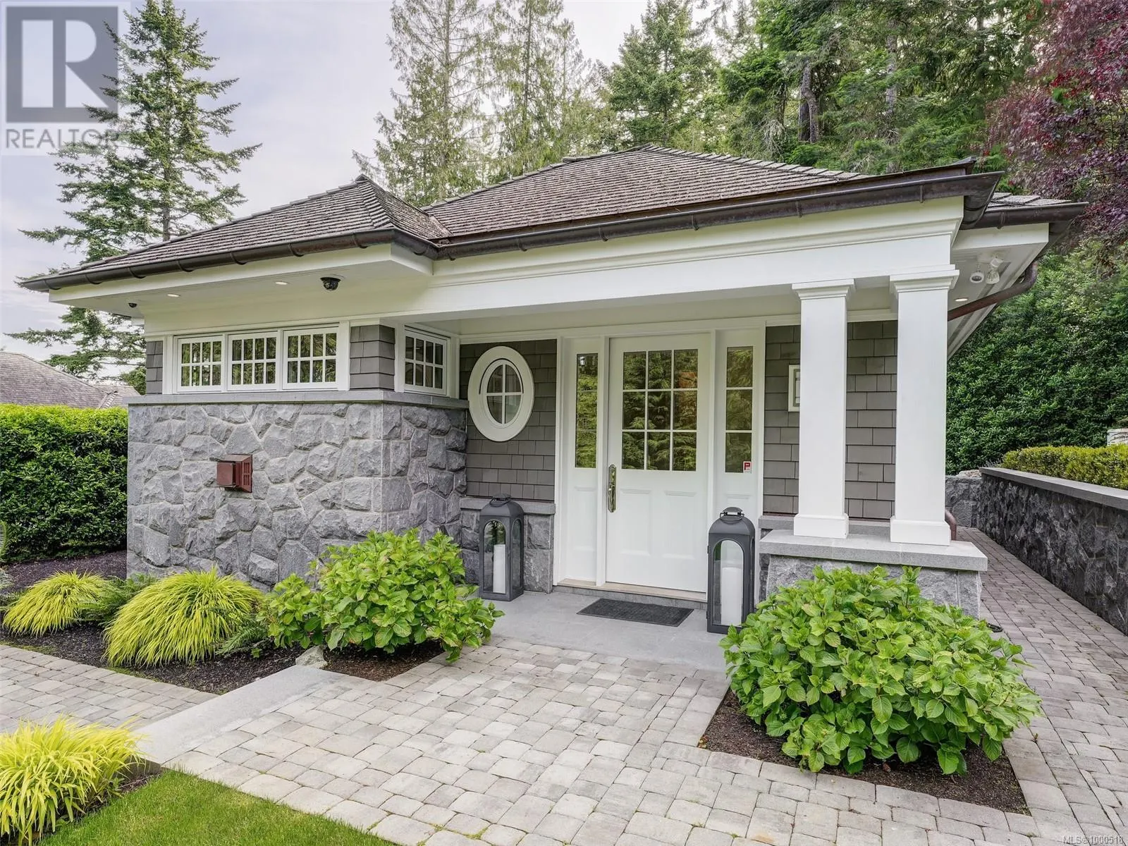 792 Lands End Rd