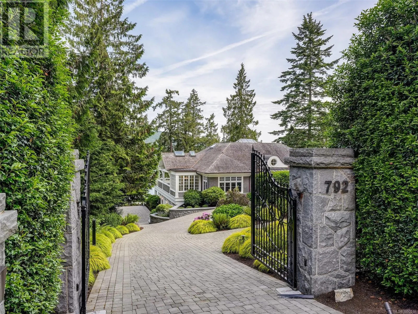 792 Lands End Rd