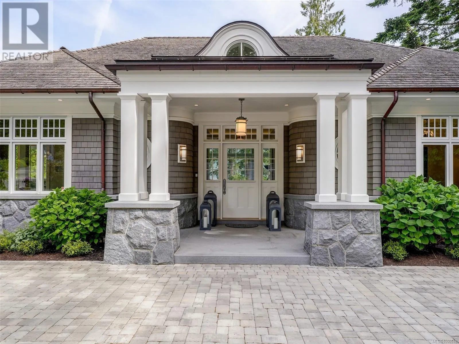 792 Lands End Rd