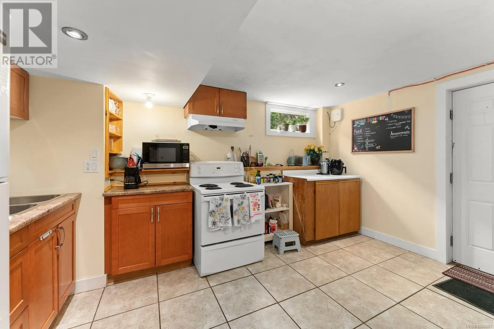 3352 Henderson Rd