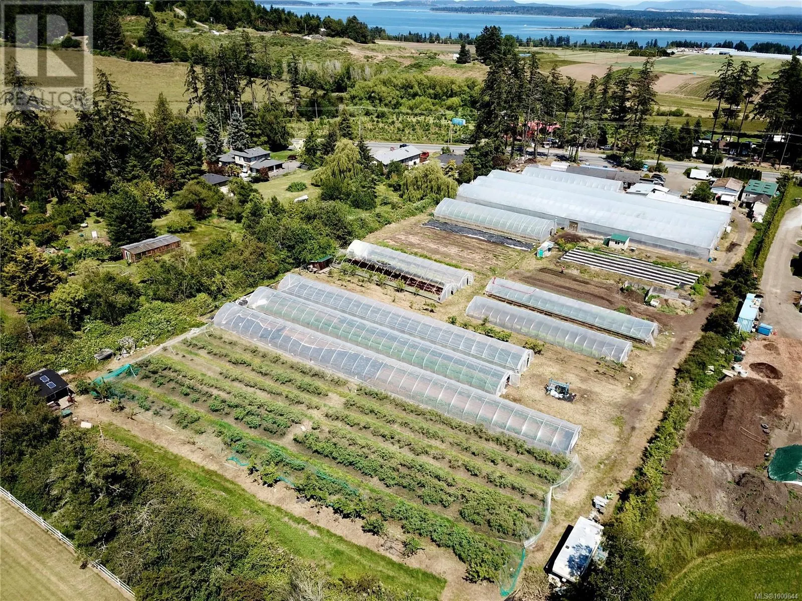 8214 East Saanich Rd