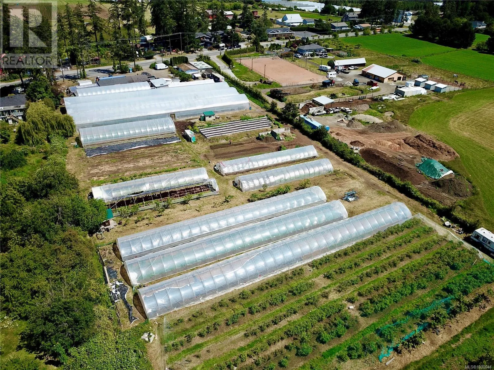 8214 East Saanich Rd