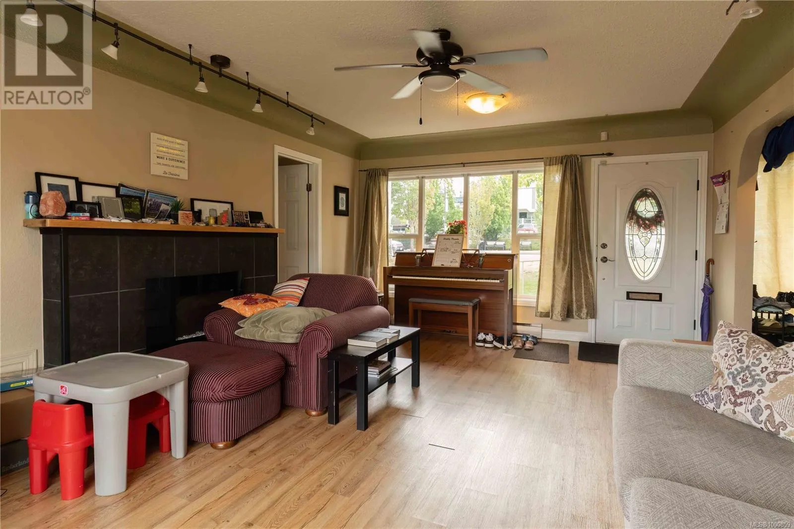 141 Jensen Ave E