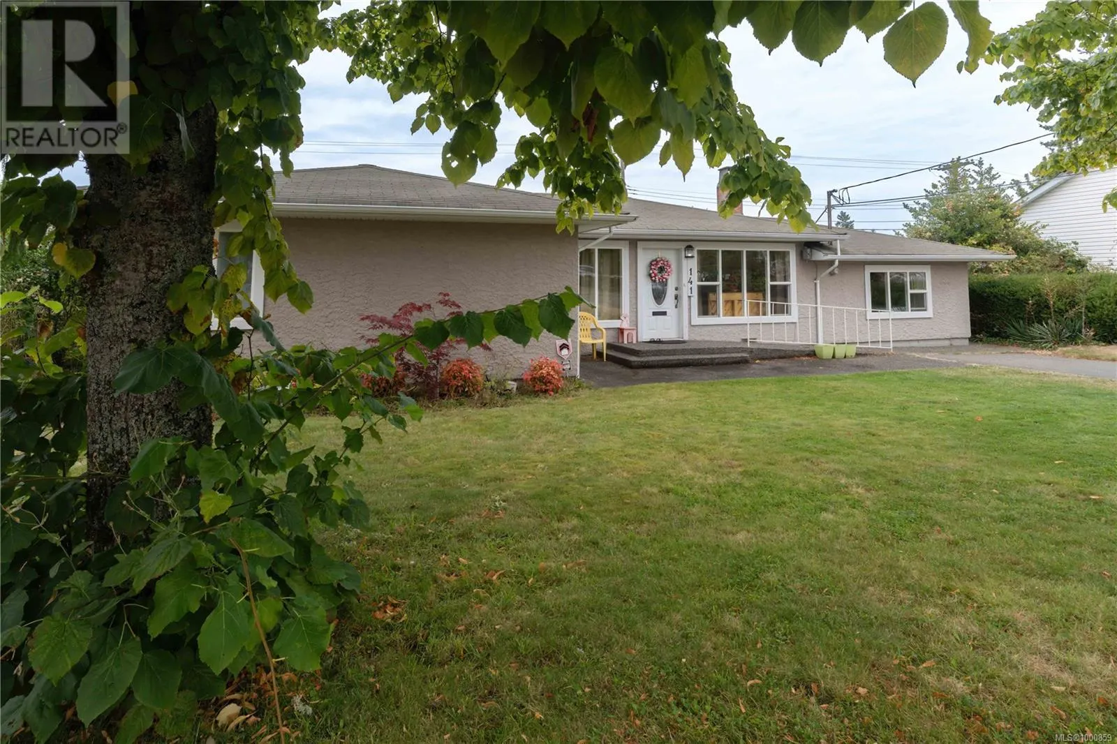 141 Jensen Ave E