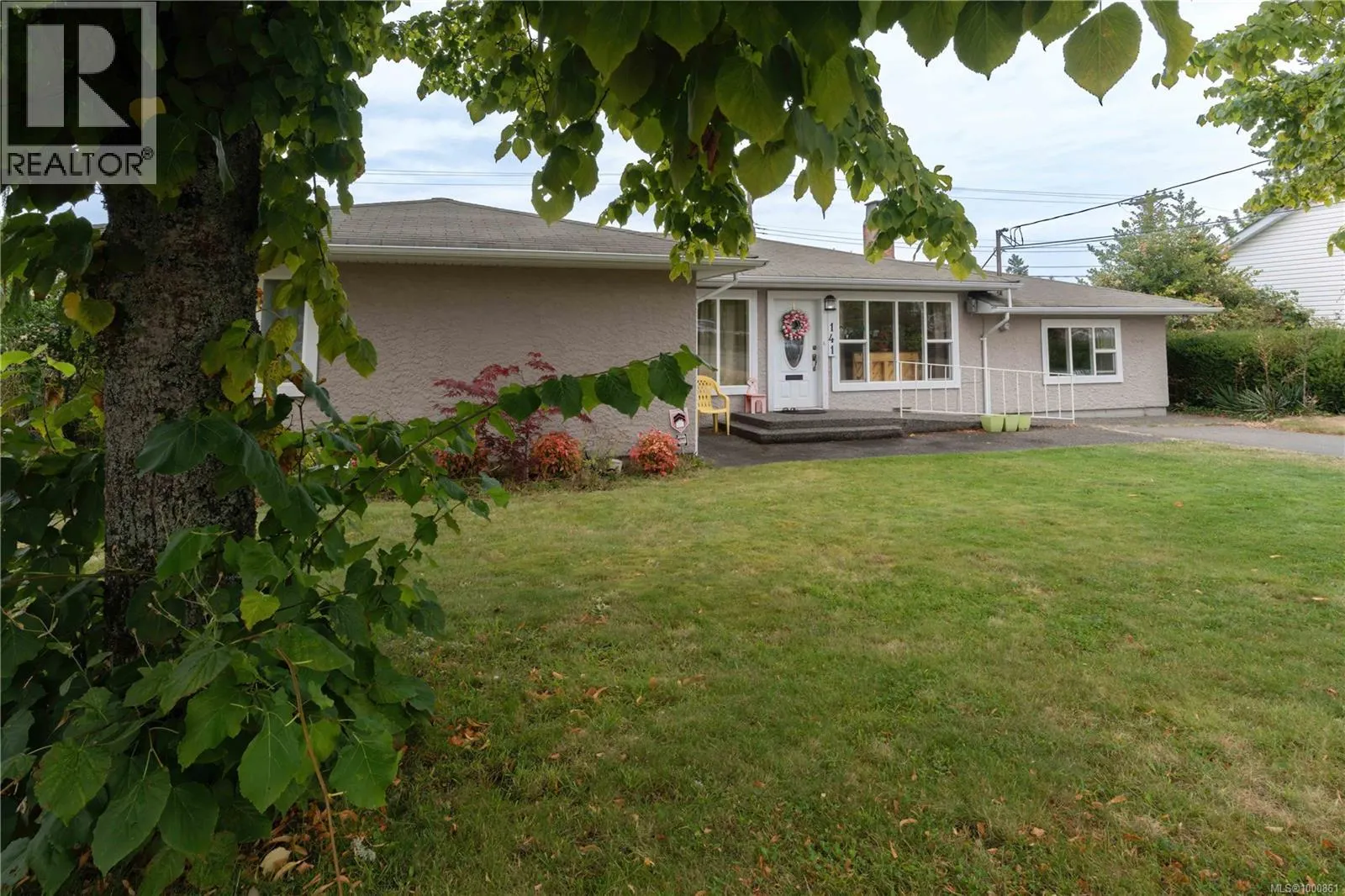 141 Jensen Ave E
