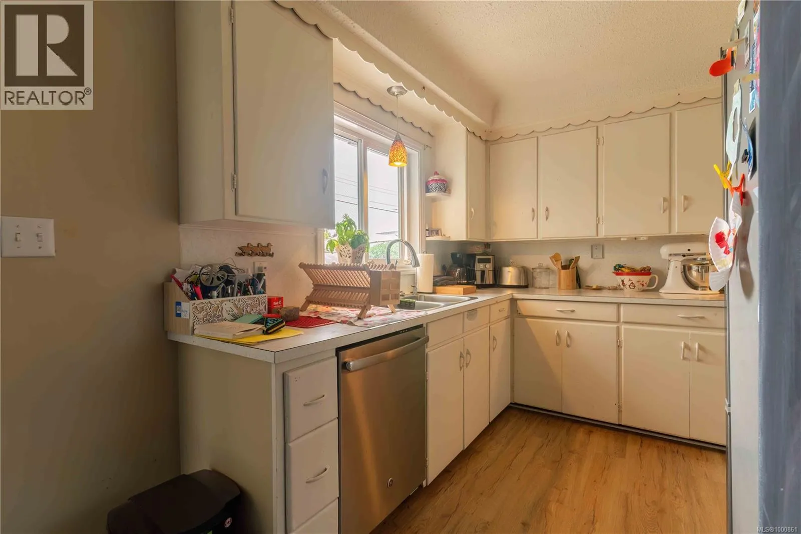 141 Jensen Ave E