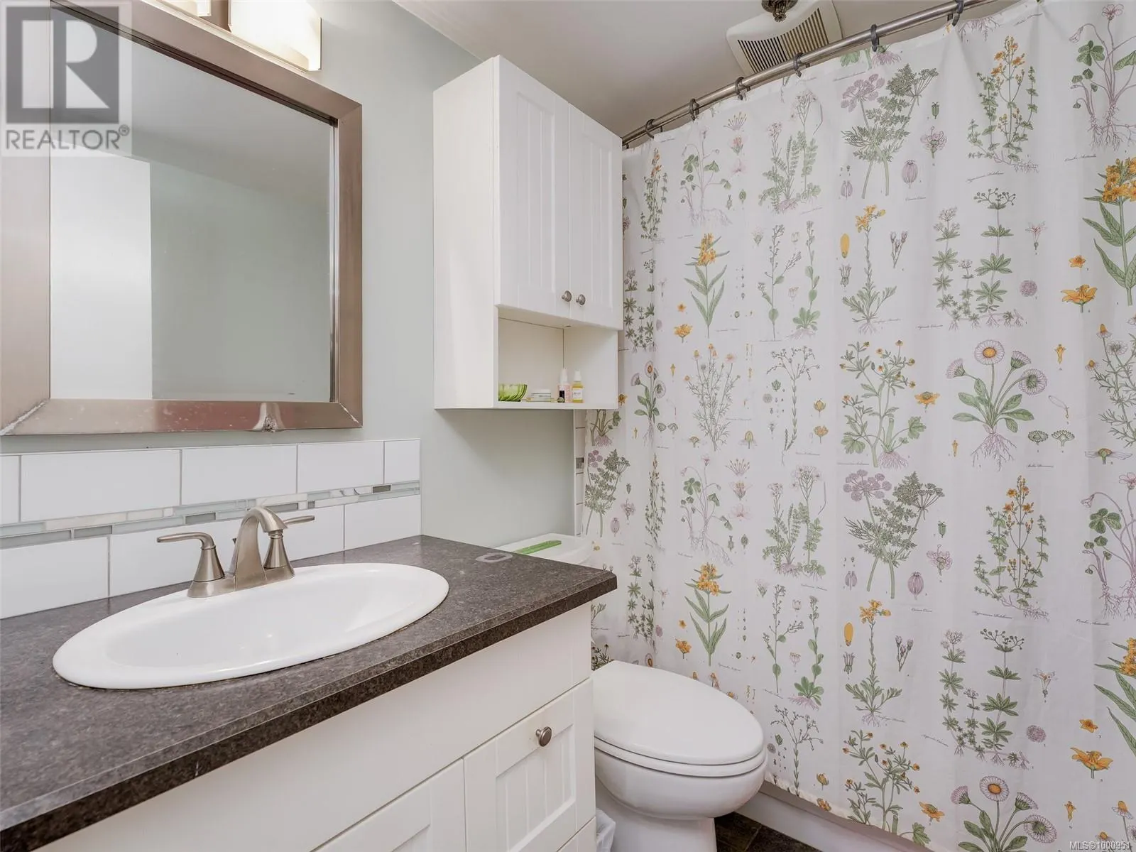 107 1241 Fairfield Rd