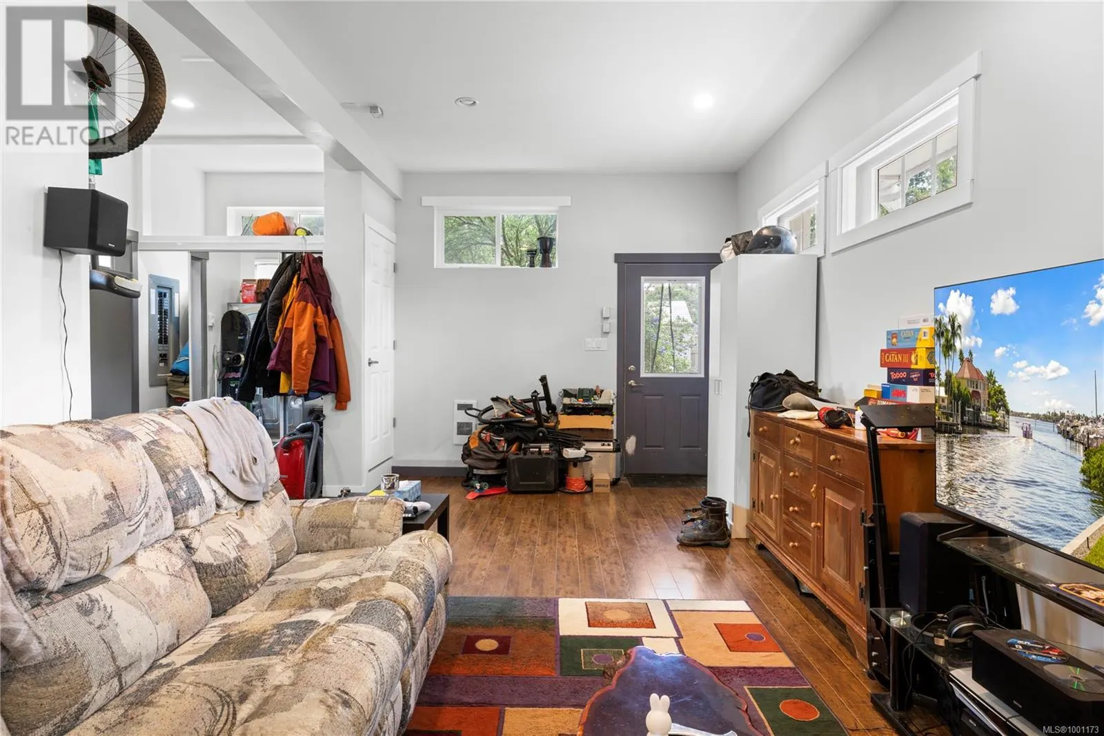 174 Stanford Ave E