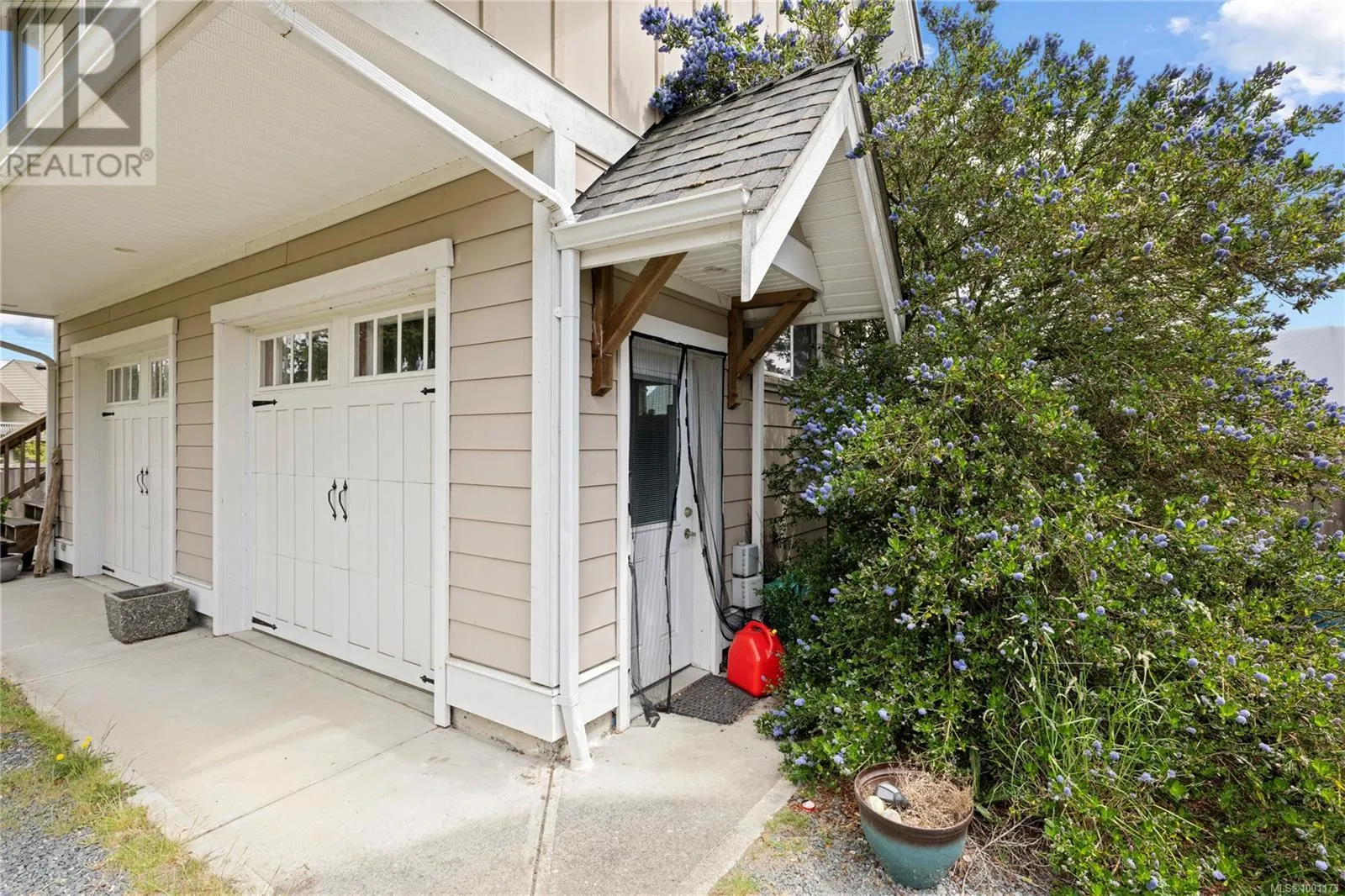 174 Stanford Ave E