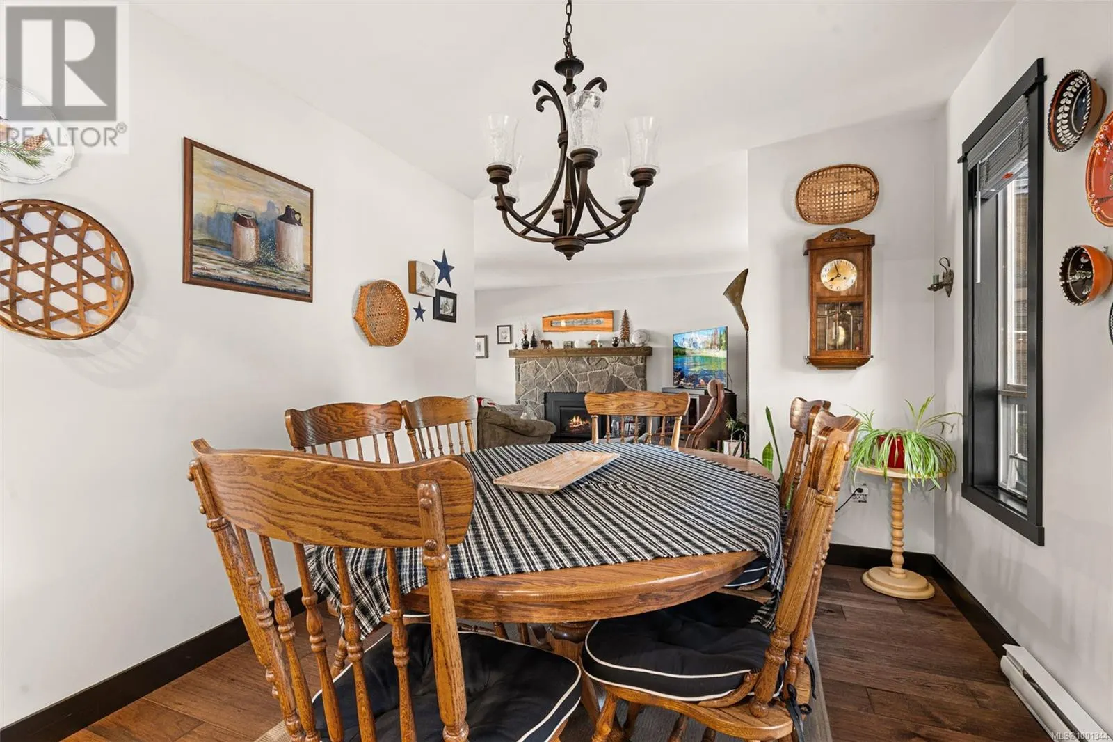 3249 Cecil Pl