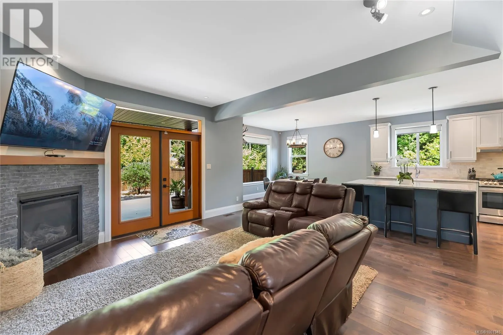 111 Rollie Rose Dr
