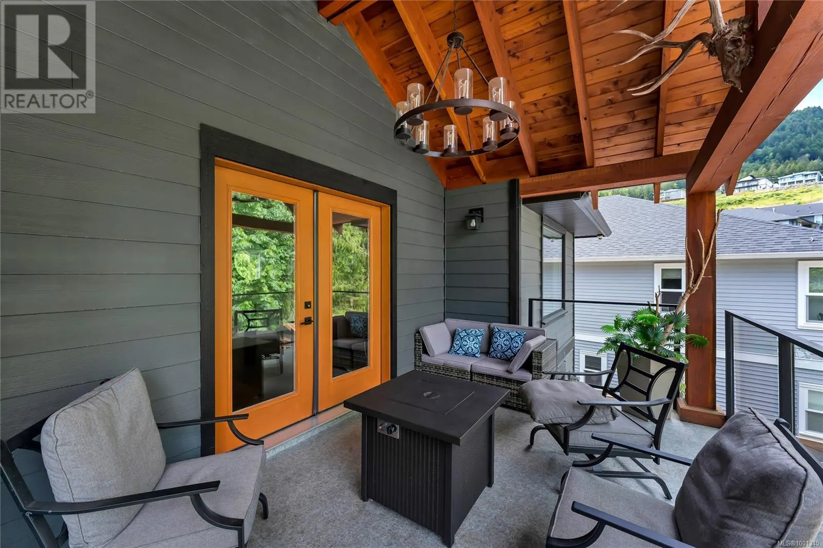 111 Rollie Rose Dr