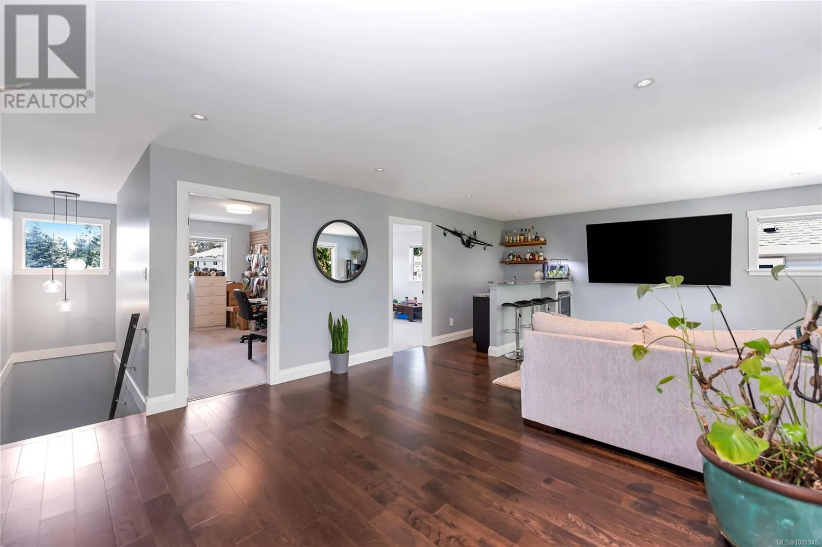 111 Rollie Rose Dr