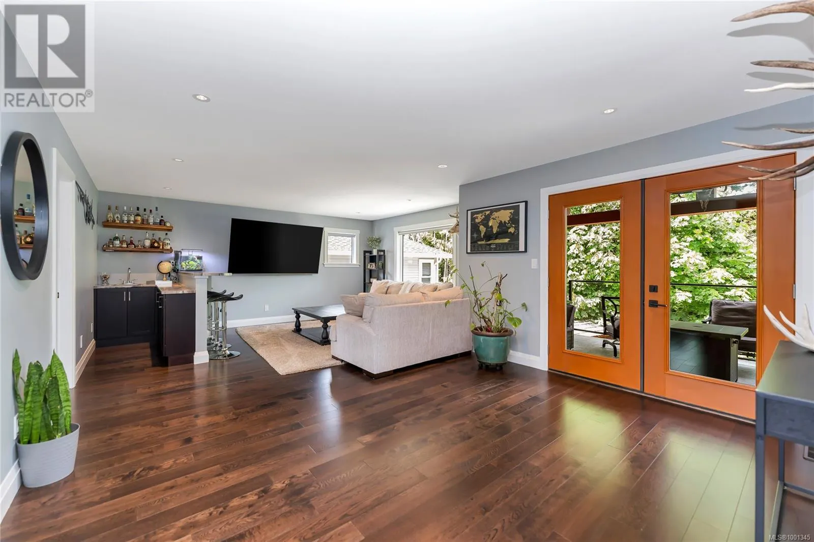 111 Rollie Rose Dr