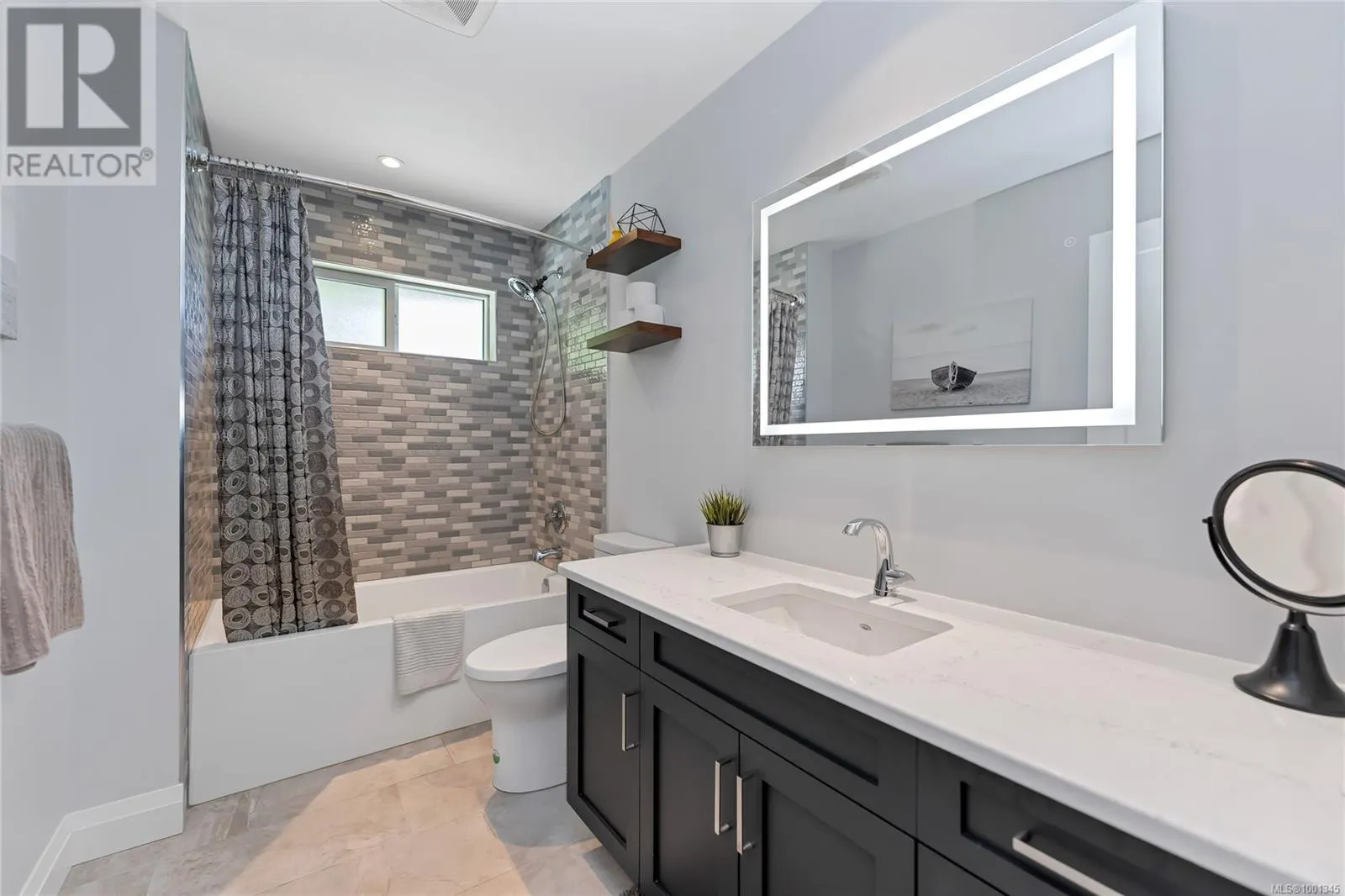 111 Rollie Rose Dr