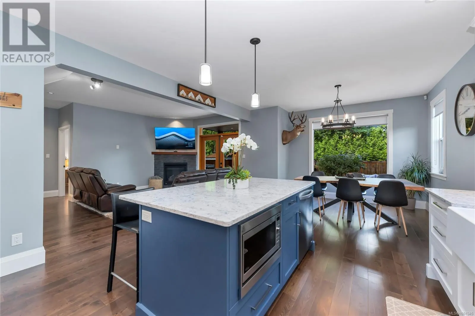 111 Rollie Rose Dr