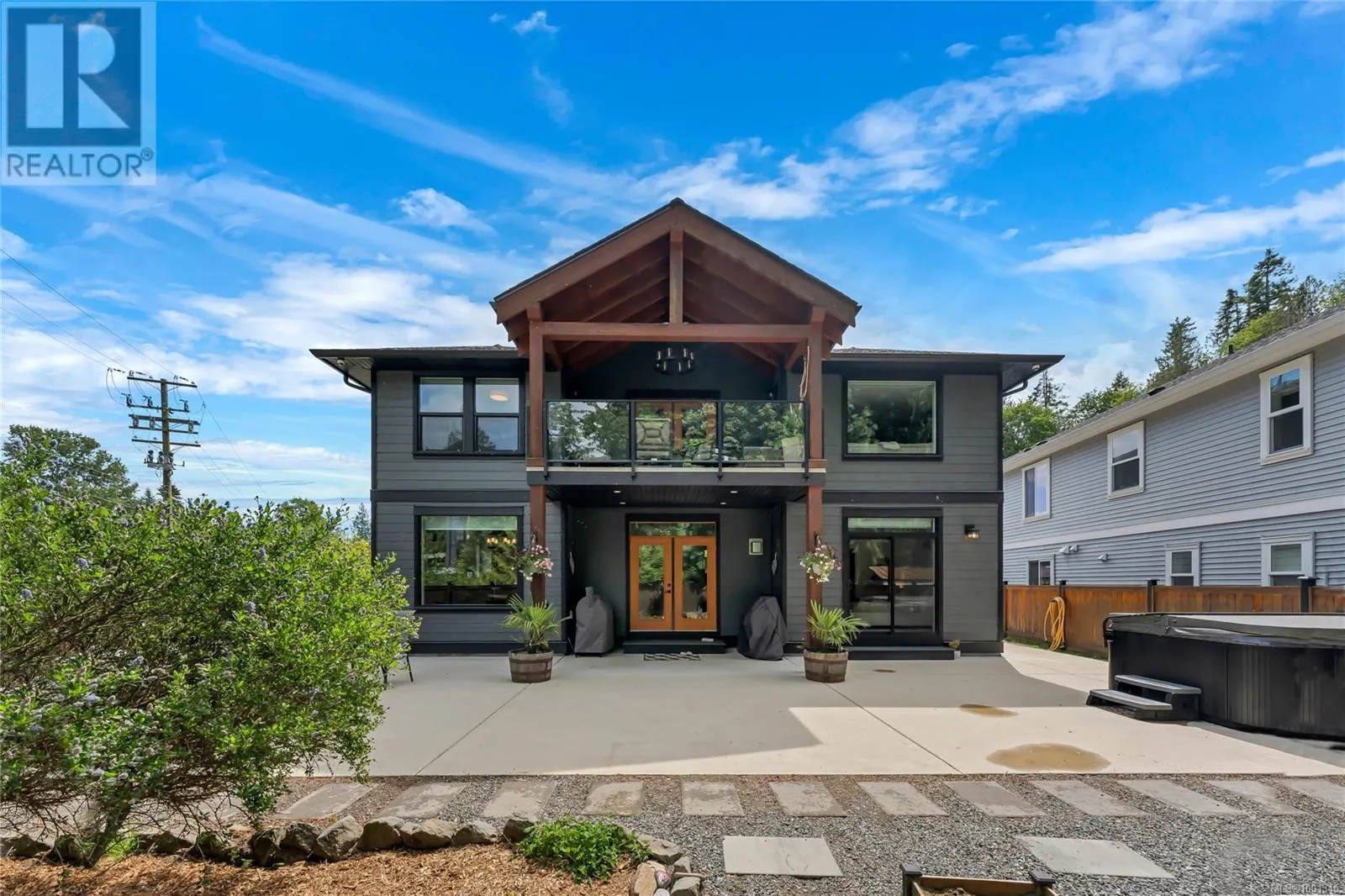 111 Rollie Rose Dr