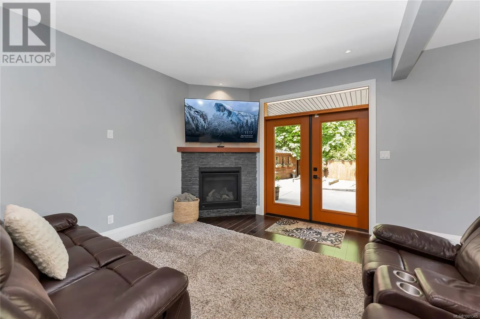 111 Rollie Rose Dr