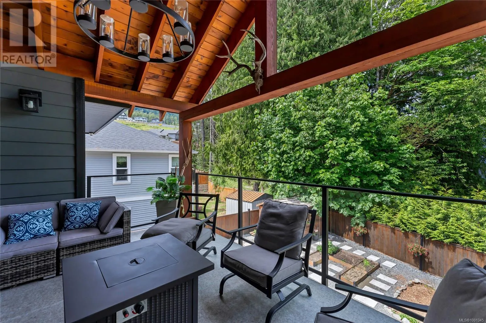 111 Rollie Rose Dr