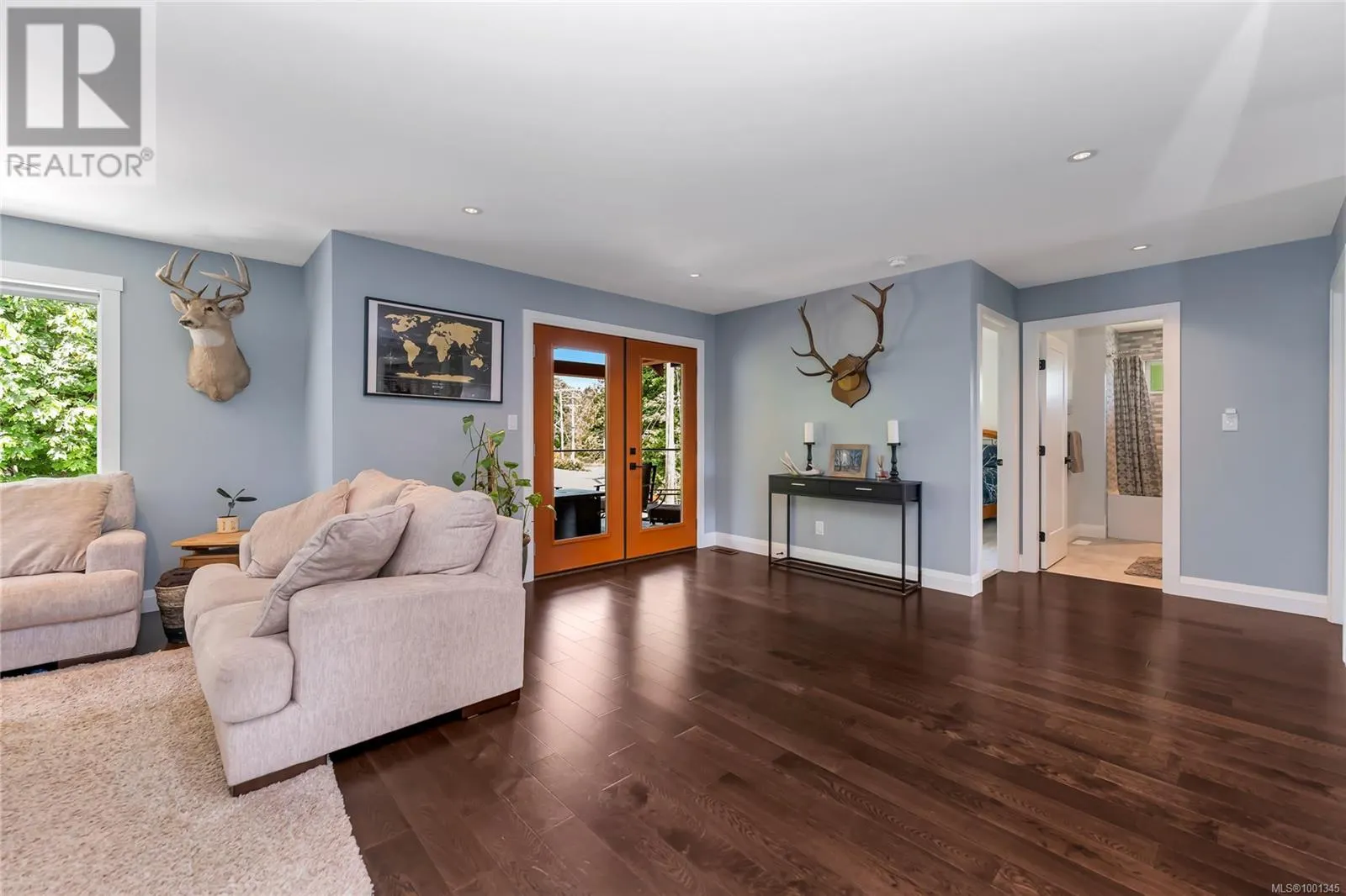 111 Rollie Rose Dr