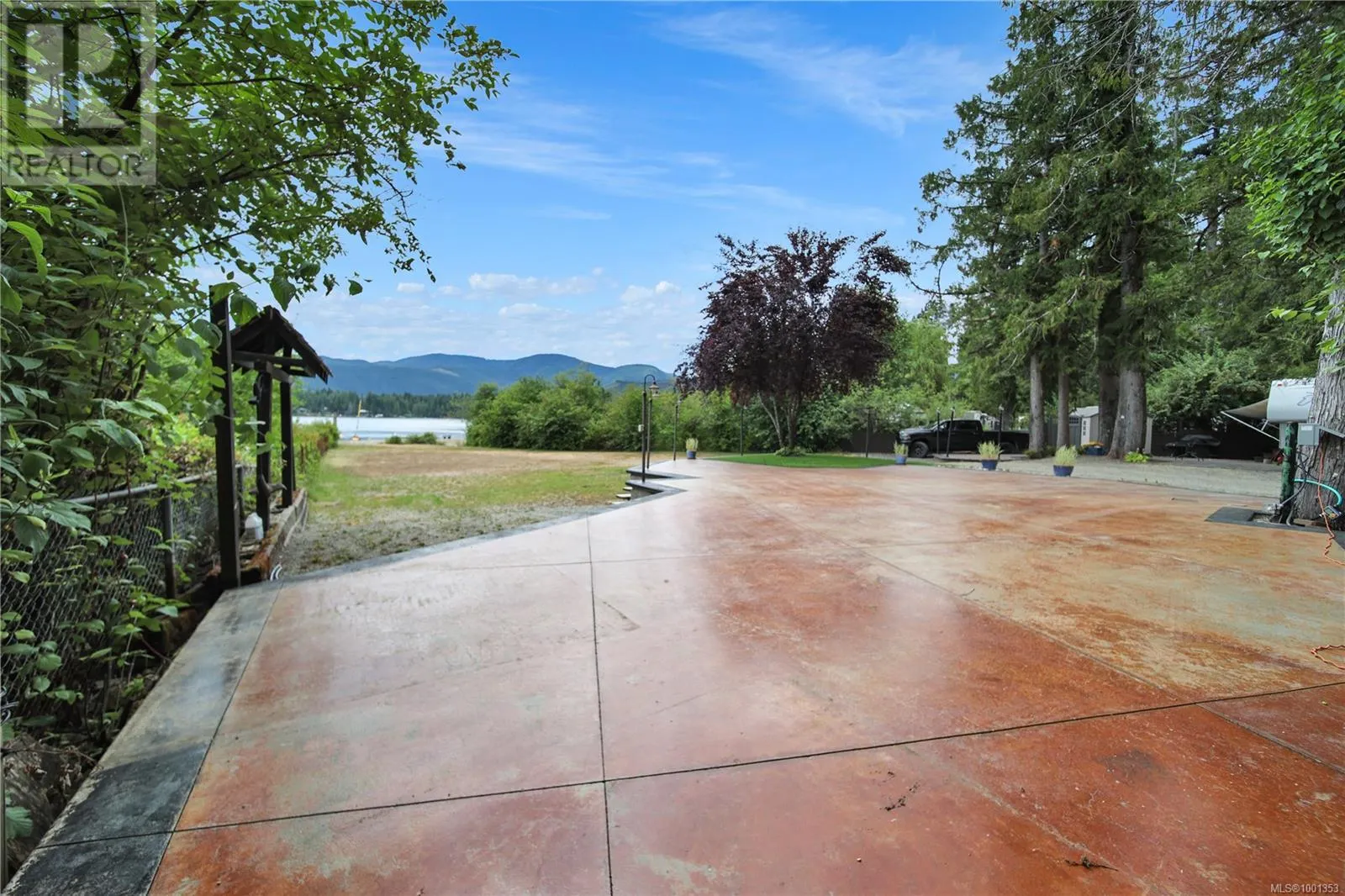 S7 10324 Lakeshore Rd