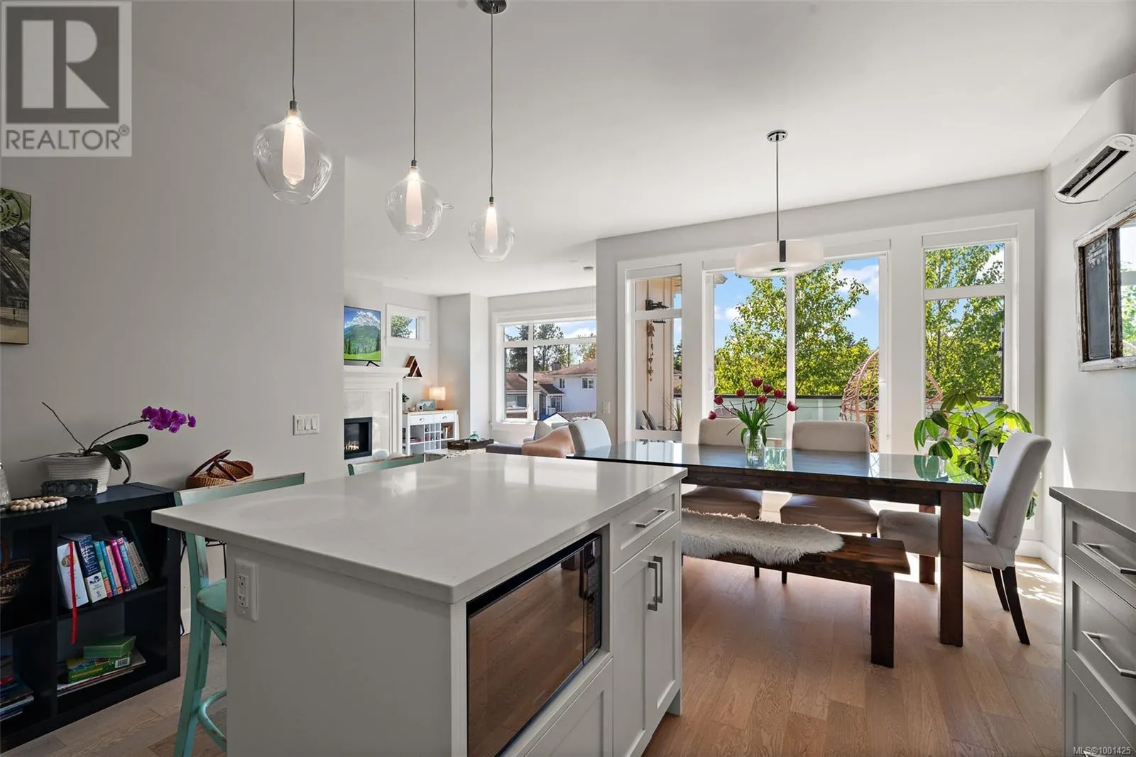 2313 Deerbrush Cres