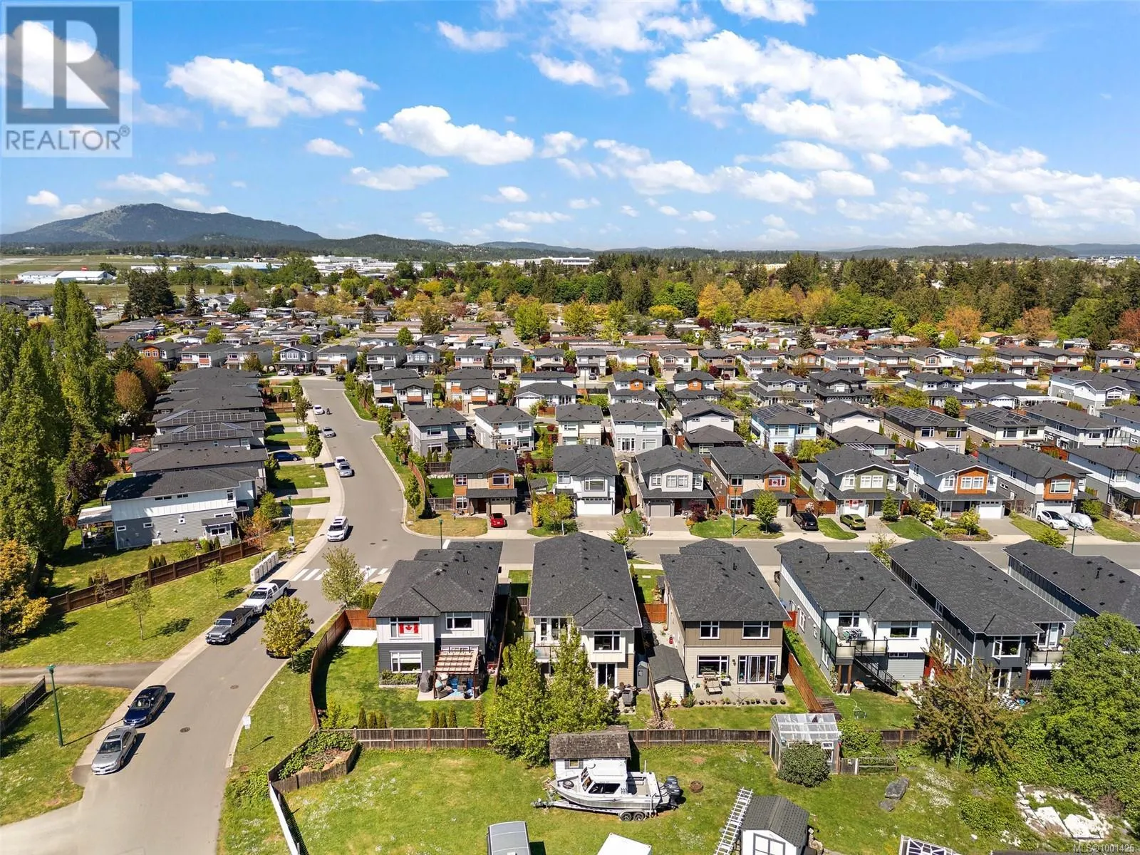 2313 Deerbrush Cres