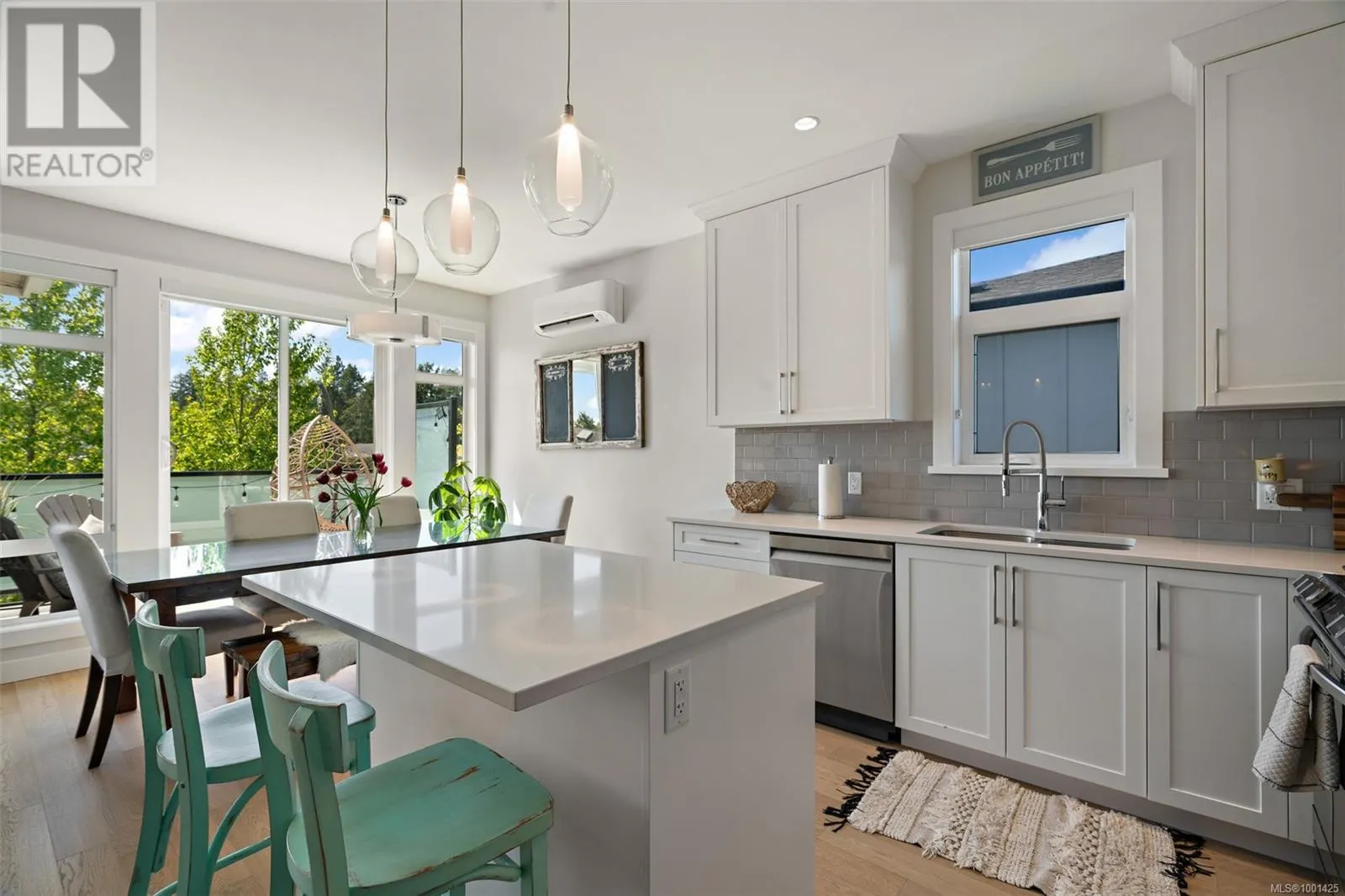 2313 Deerbrush Cres