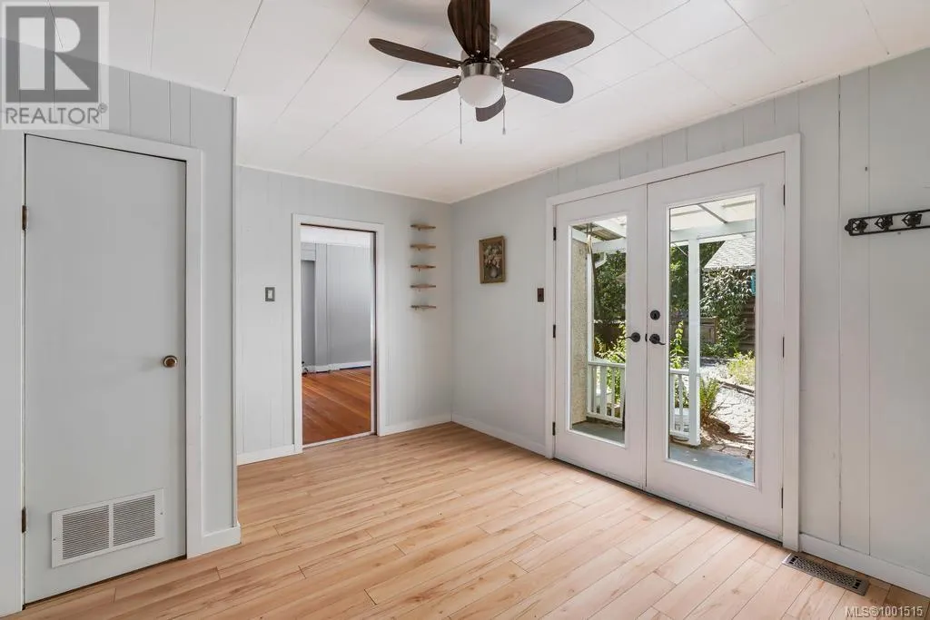 255 White Rd