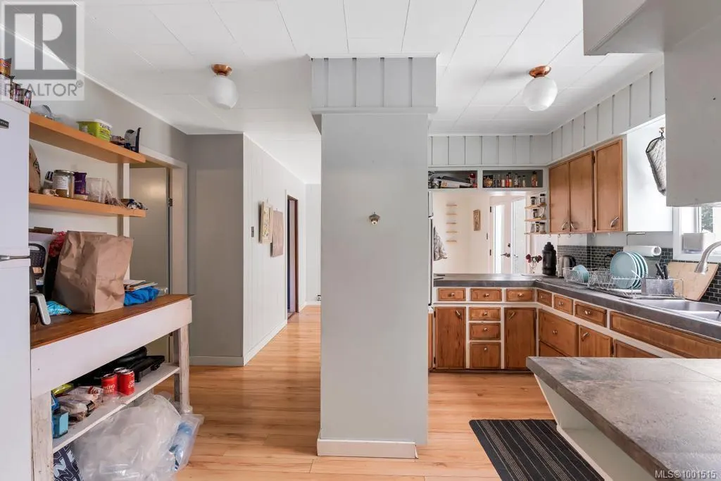 255 White Rd