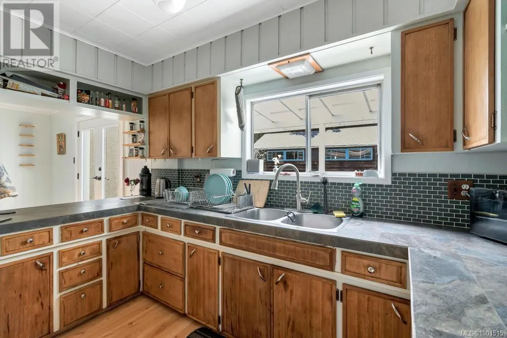 255 White Rd