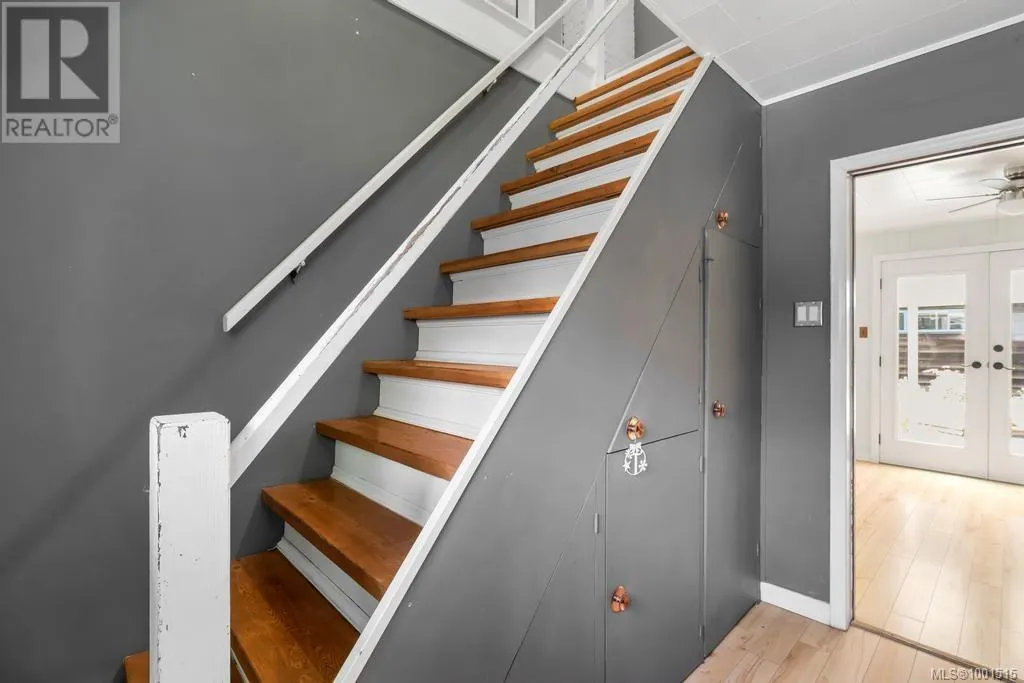 255 White Rd