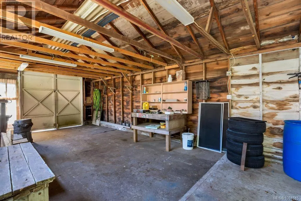 255 White Rd