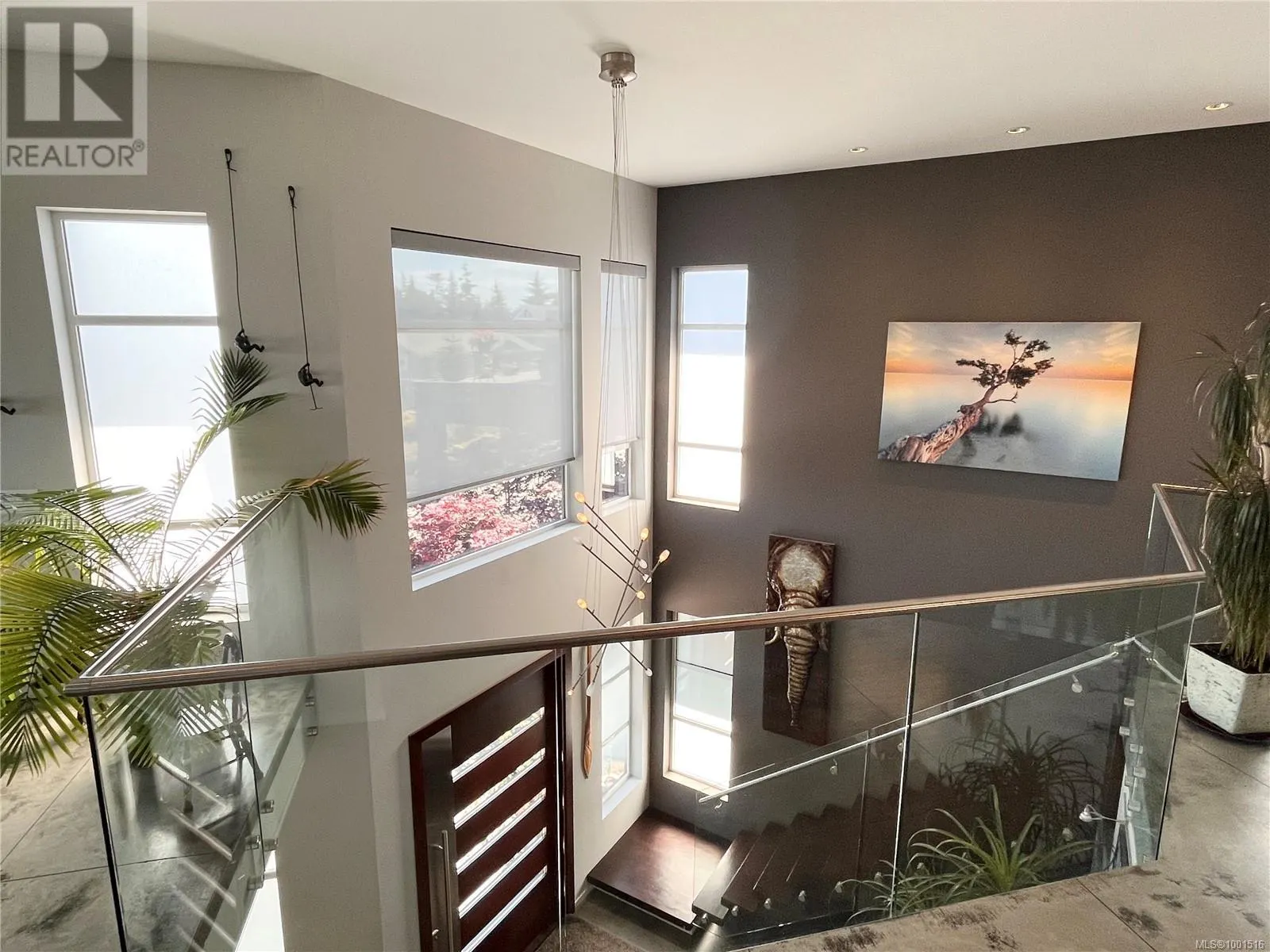 3358 Haida Dr