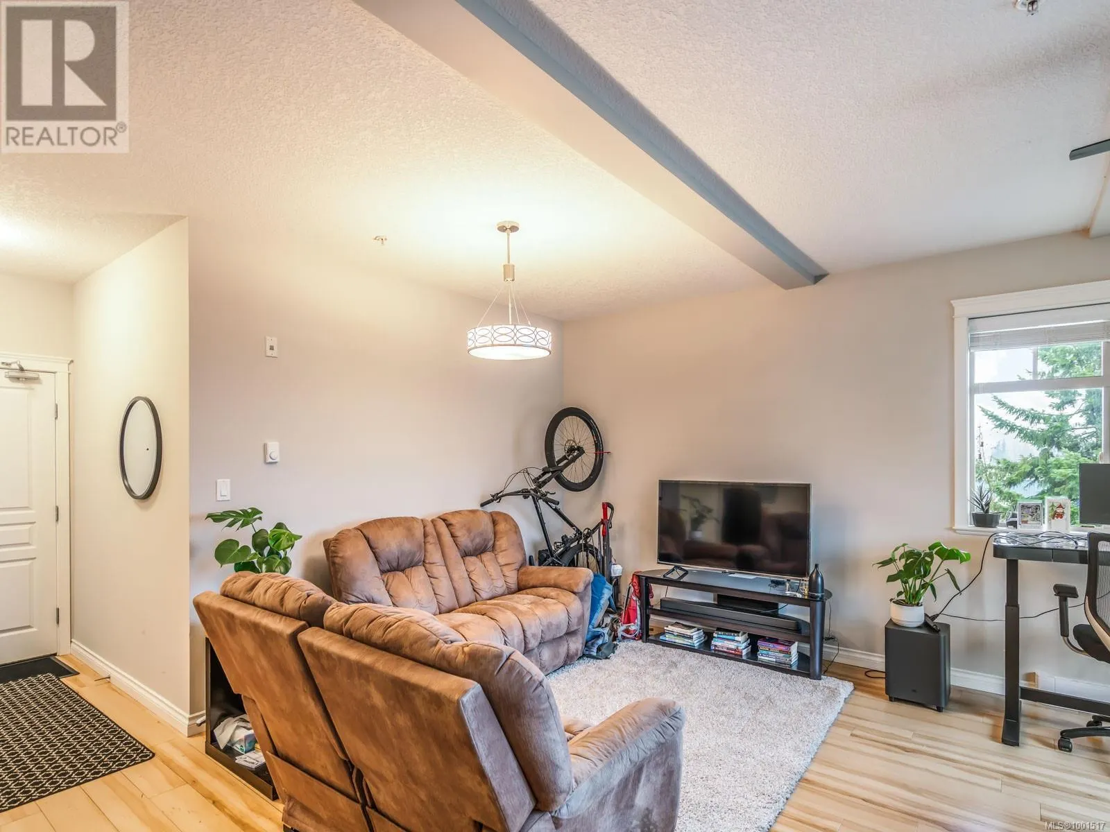 301 2117 Meredith Rd