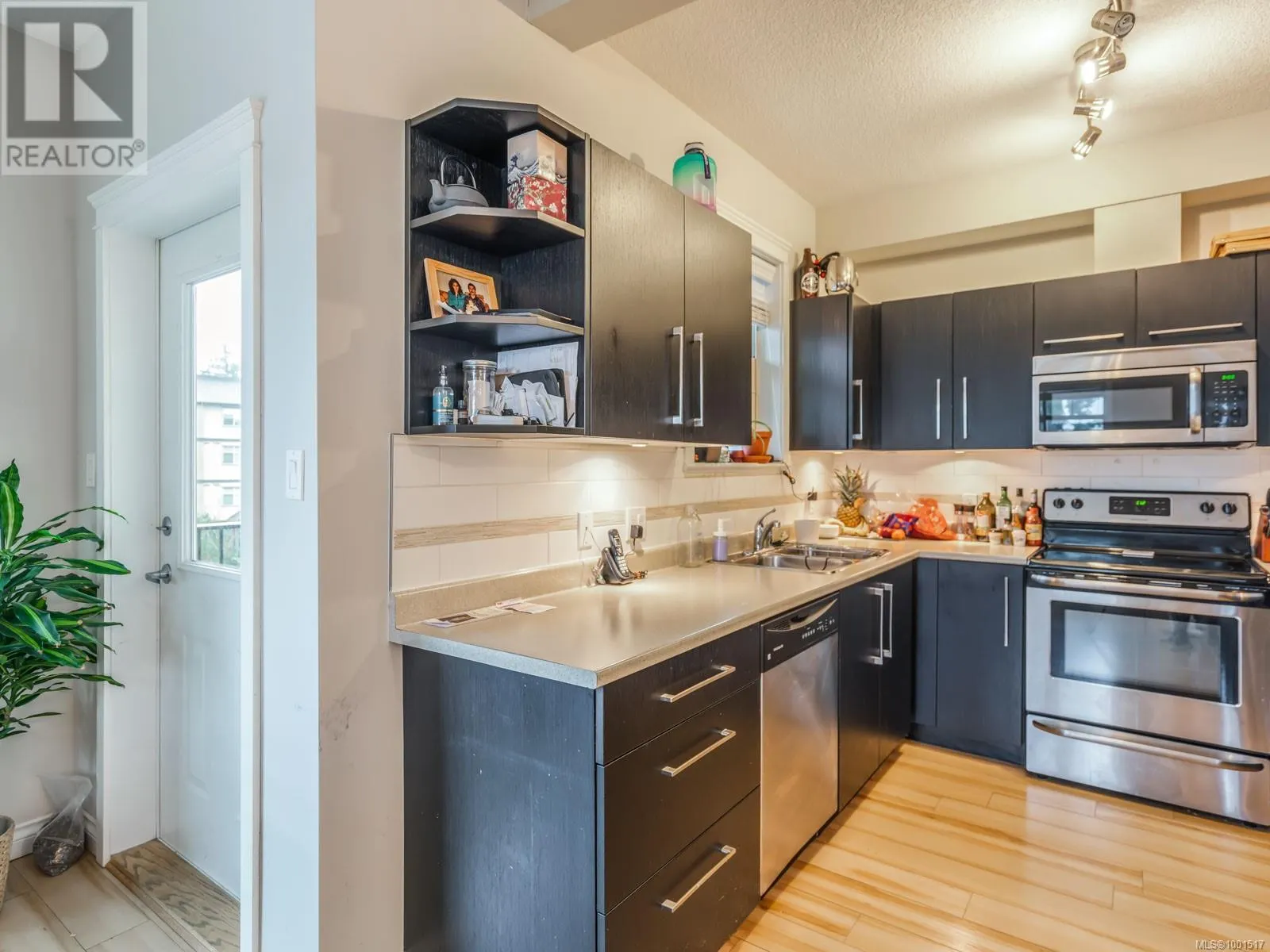 301 2117 Meredith Rd