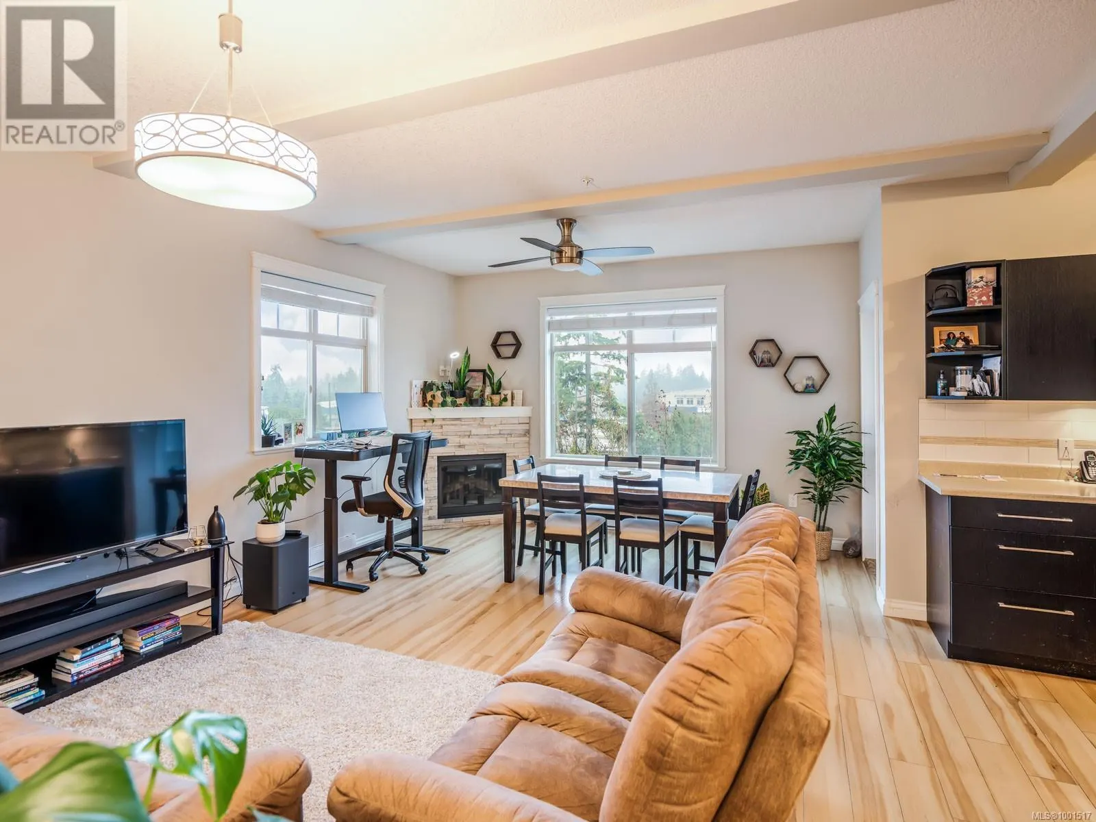 301 2117 Meredith Rd
