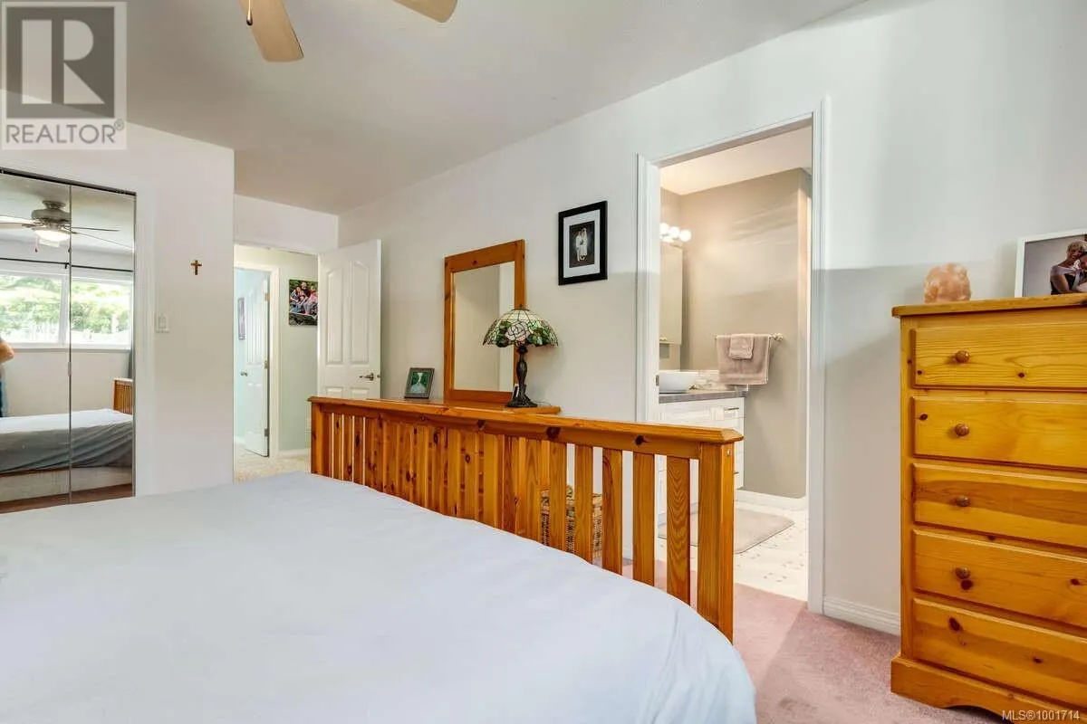 1356 MEADOWOOD Way