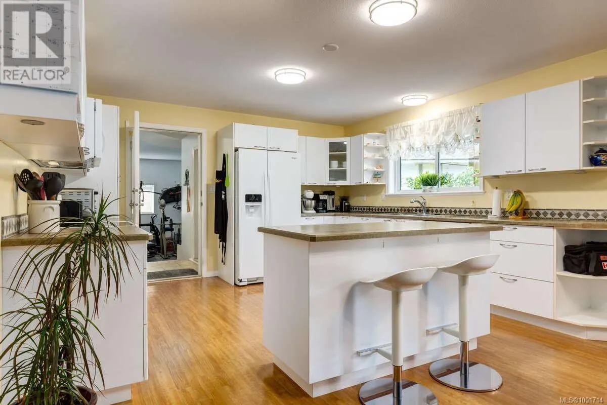 1356 MEADOWOOD Way