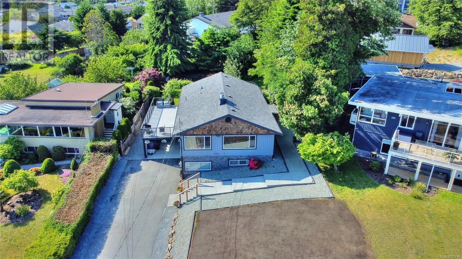 985 Malaspina Cres