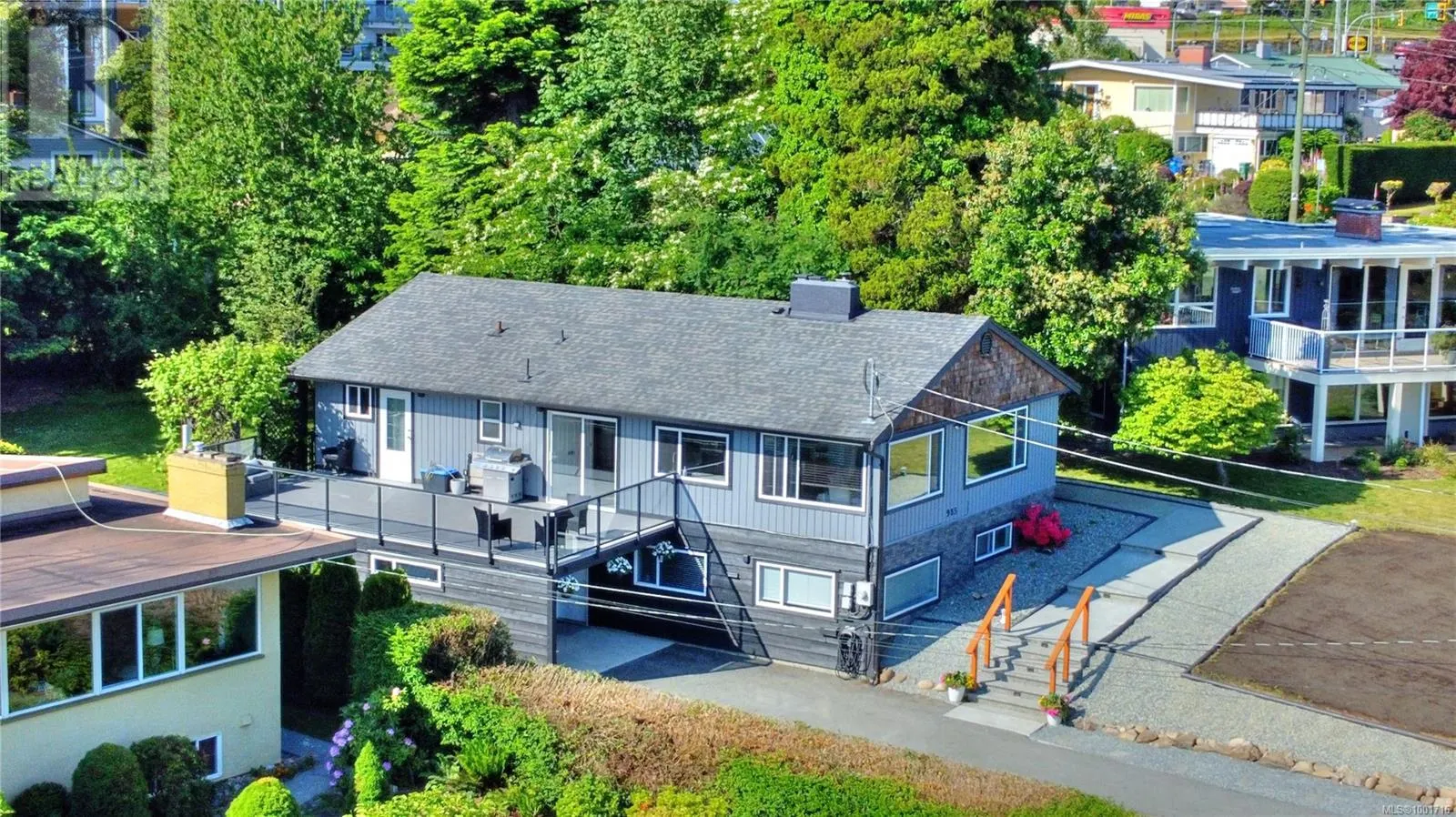 985 Malaspina Cres