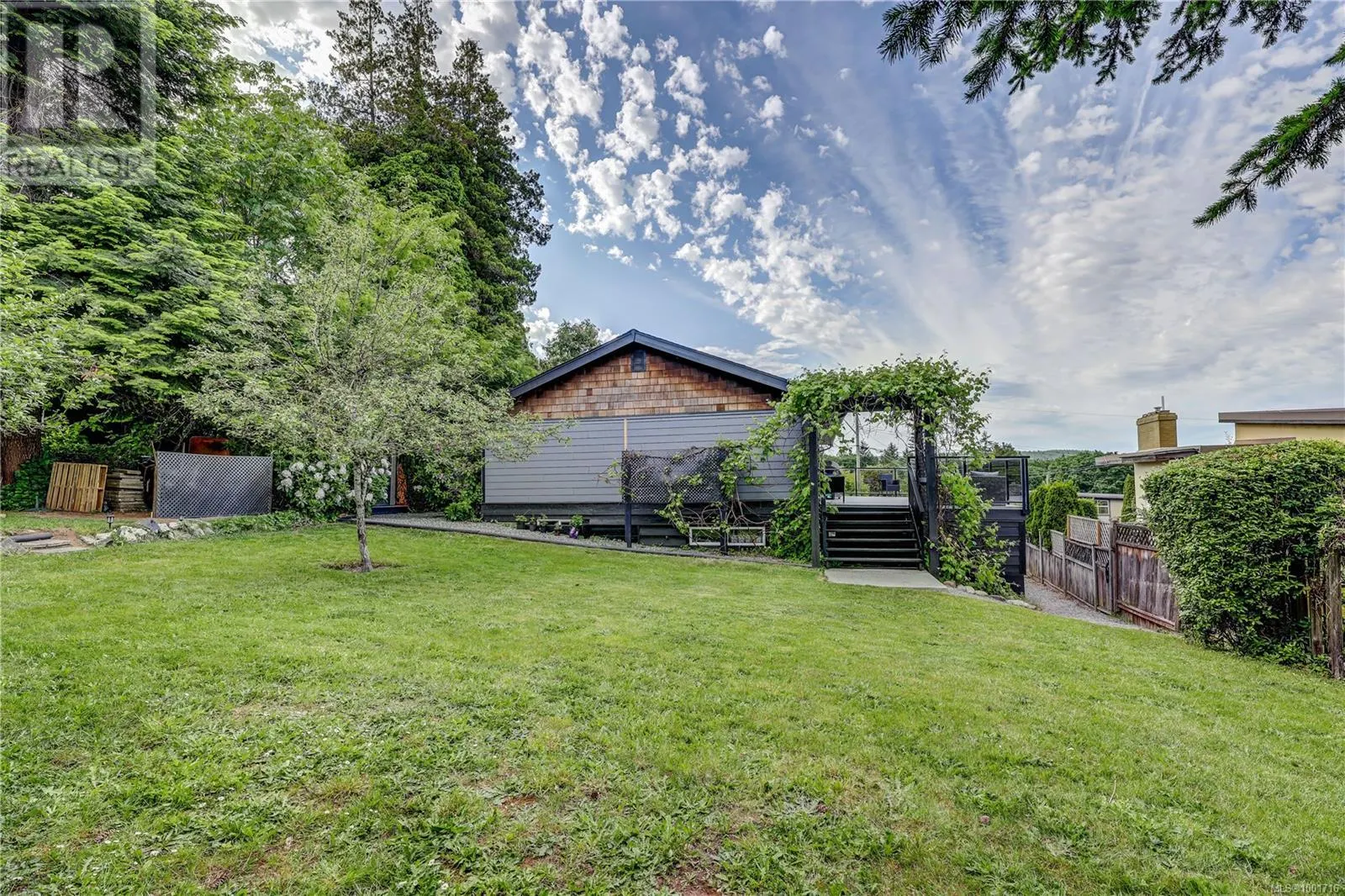 985 Malaspina Cres