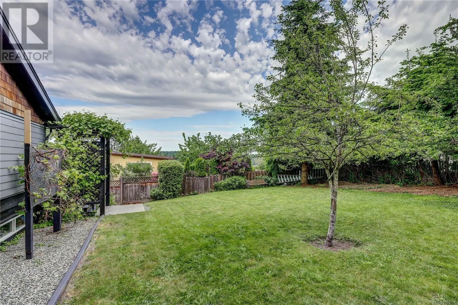 985 Malaspina Cres