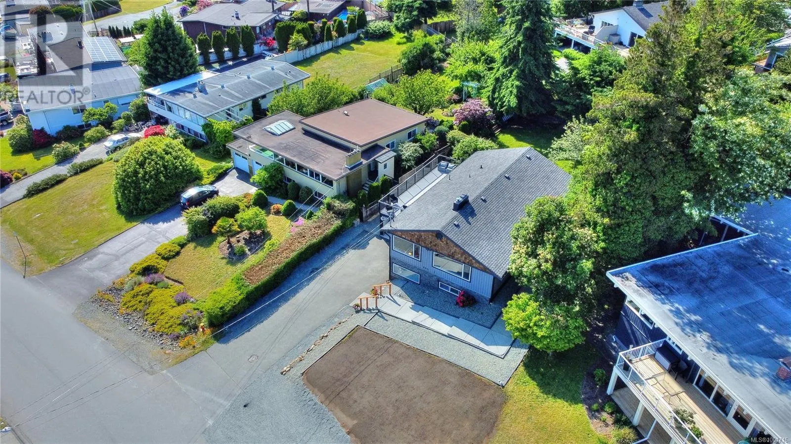 985 Malaspina Cres