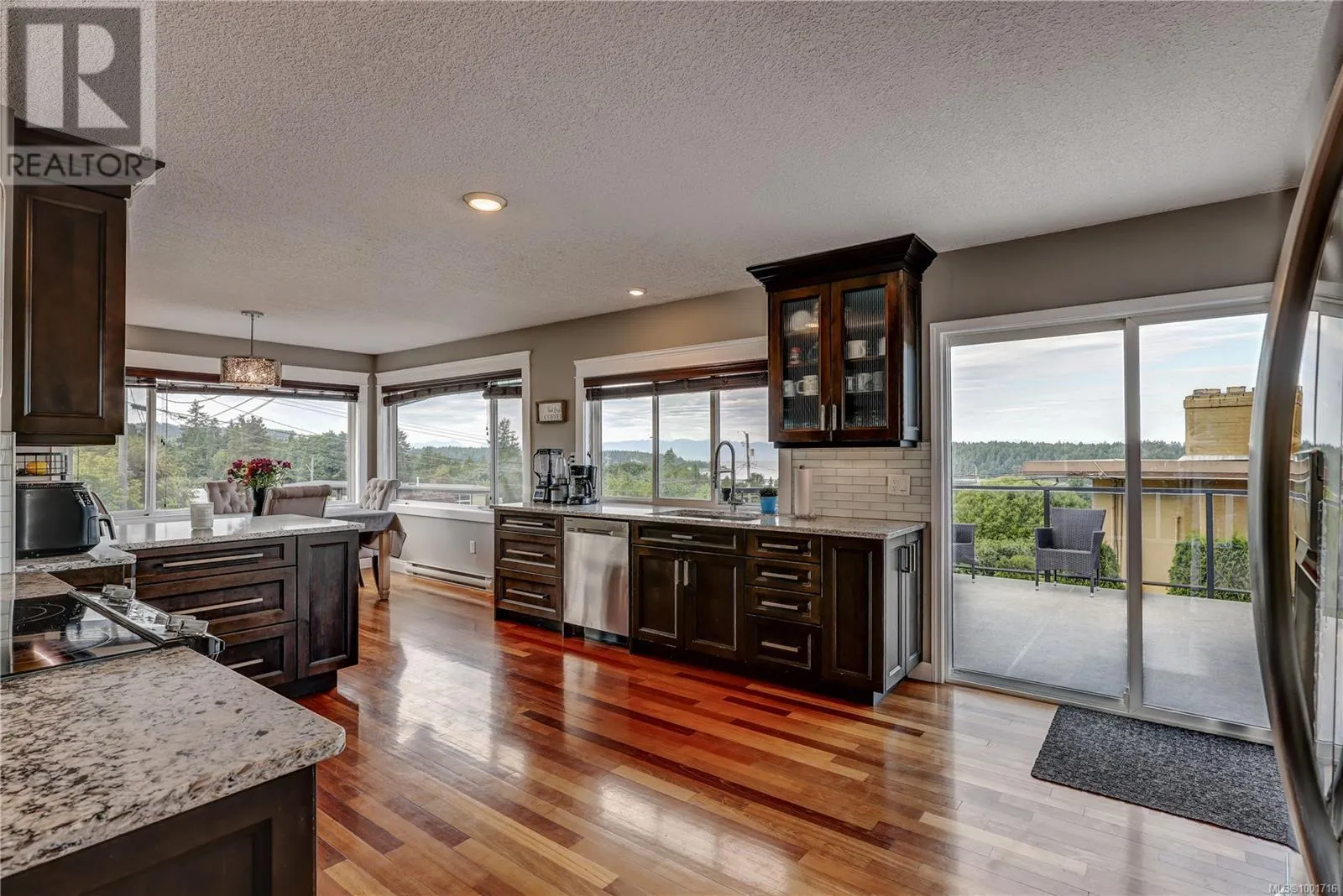 985 Malaspina Cres