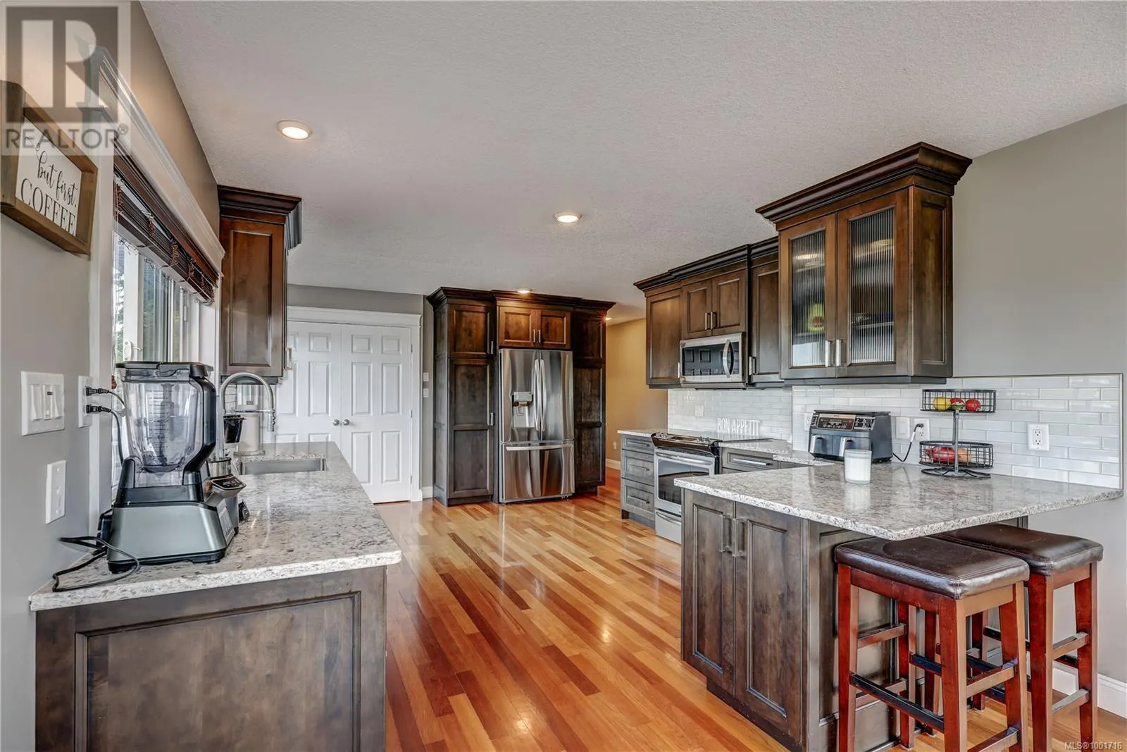 985 Malaspina Cres
