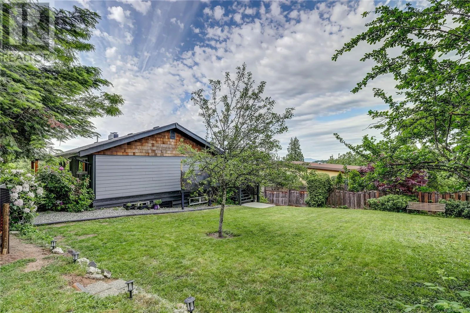 985 Malaspina Cres