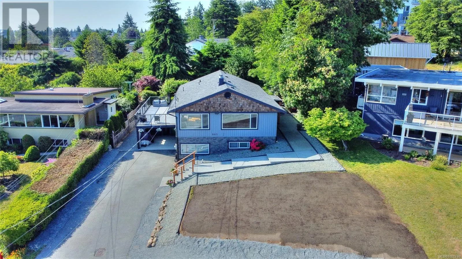 985 Malaspina Cres