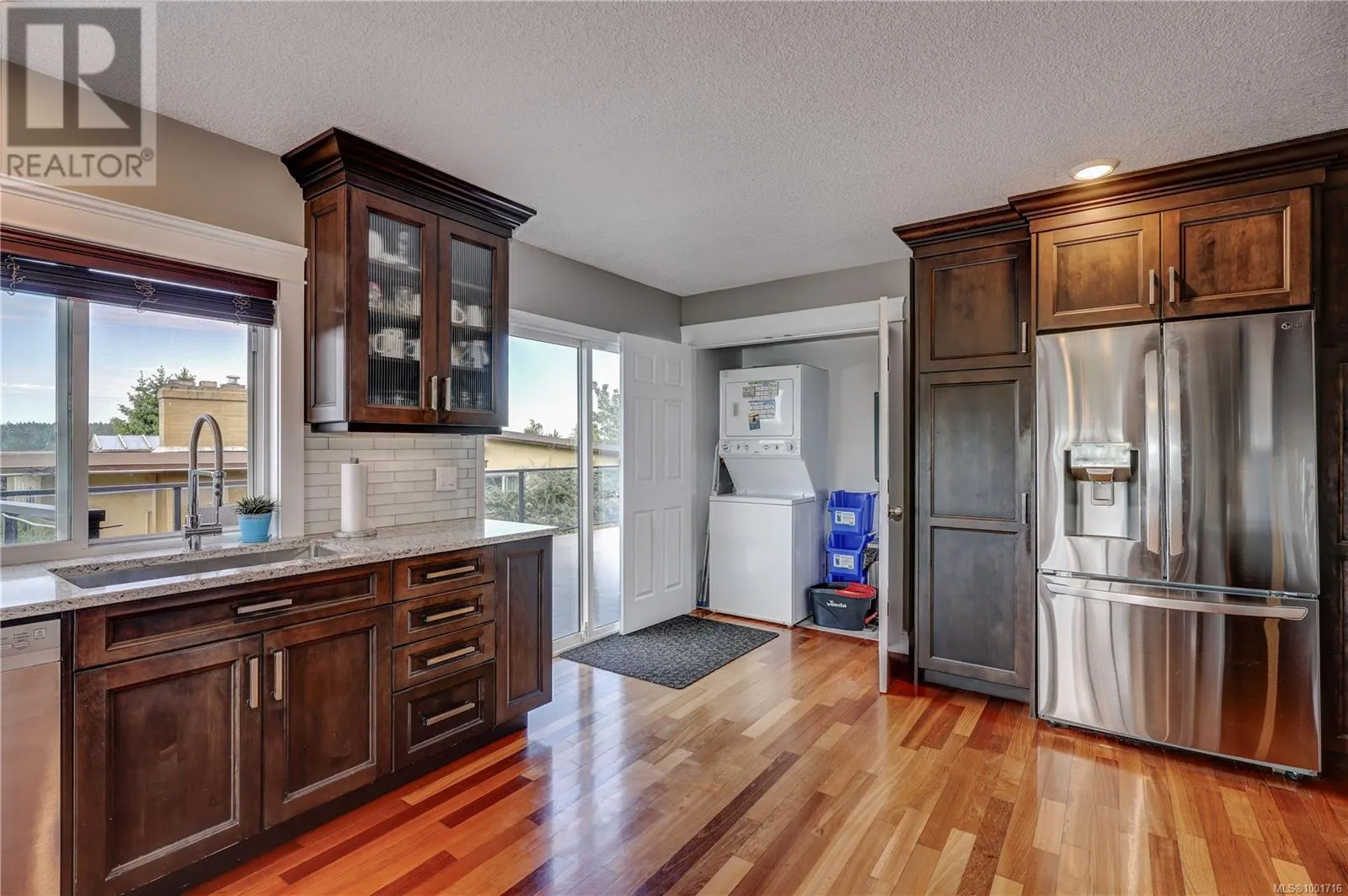 985 Malaspina Cres